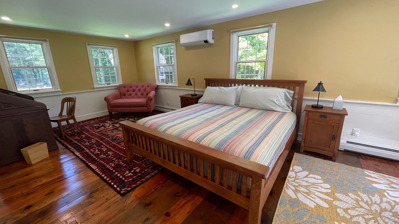 Photo of Bedroom in Williamsville