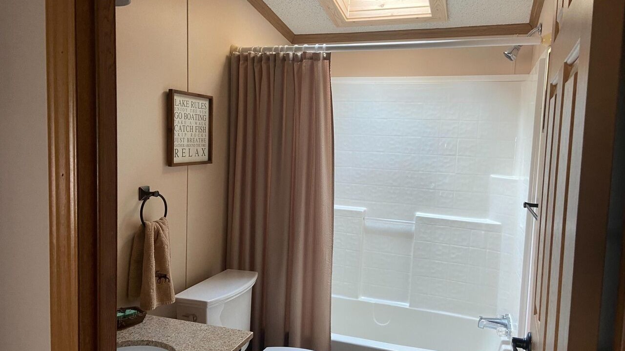 Photo of Bathroom in Luck