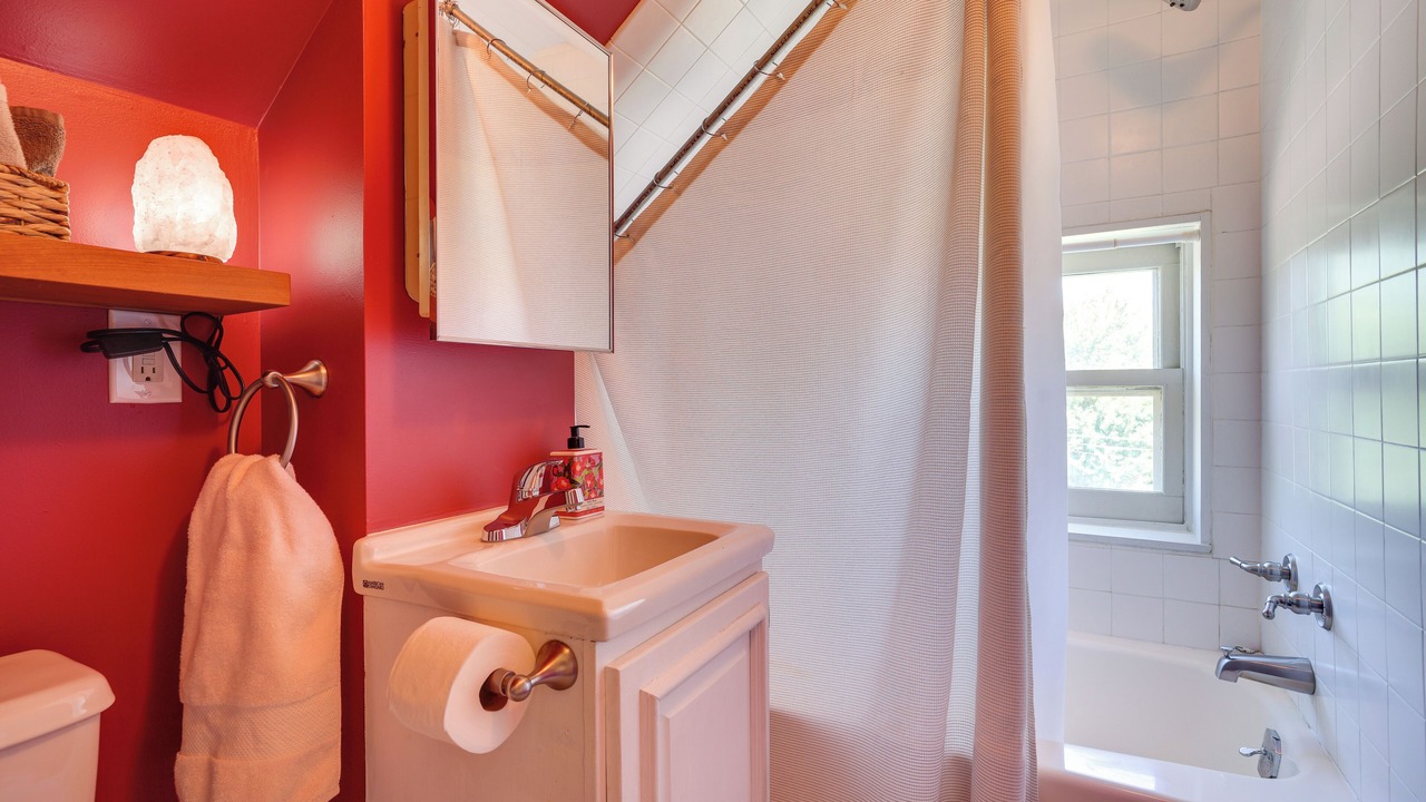 Photo of Bathroom in Summit - University