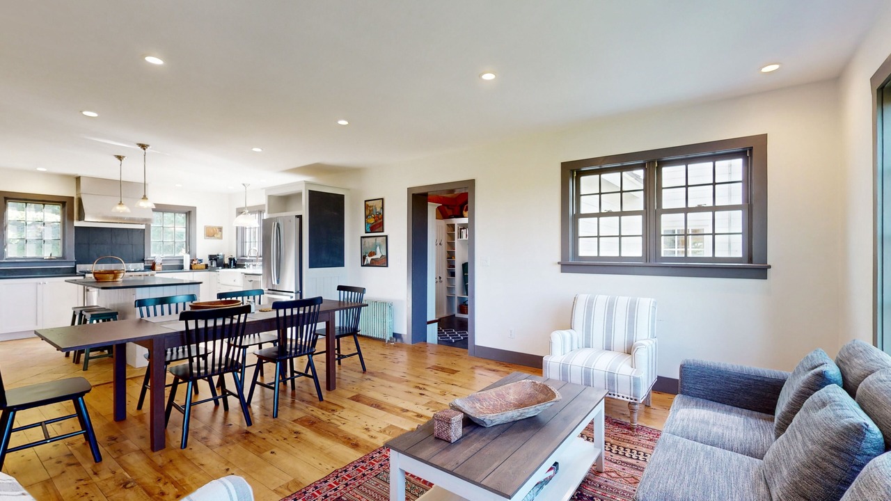 Photo of Livingroom in New Haven