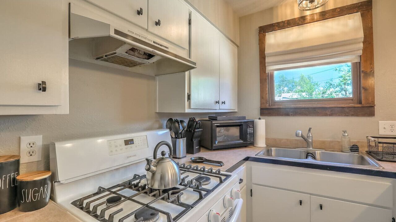 Photo of Kitchen in Huning Highland Historic District