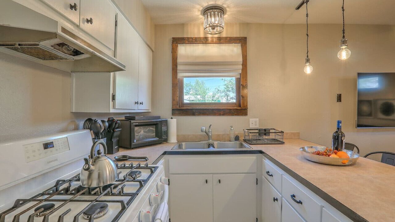 Photo of Kitchen in Huning Highland Historic District