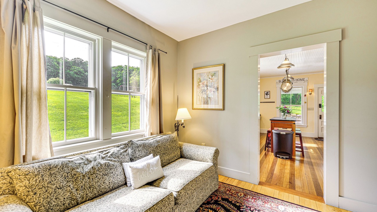 Photo of Livingroom in Lyndon Center