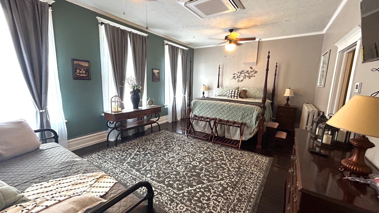 Photo of Bedroom in Freeman