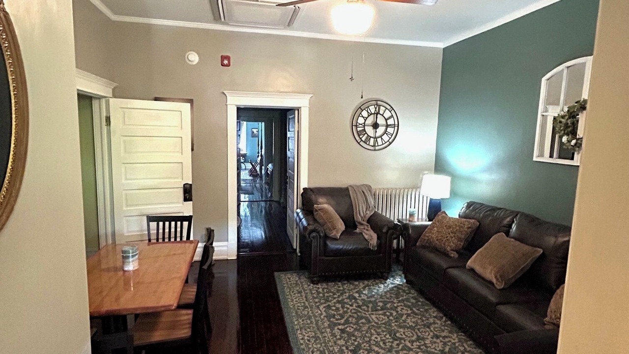 Photo of Livingroom in Freeman