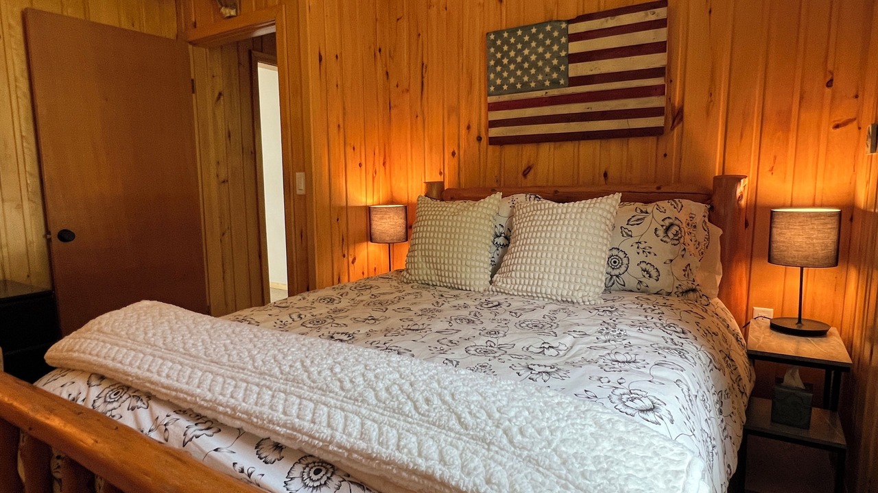 Photo of Bedroom in Spooner
