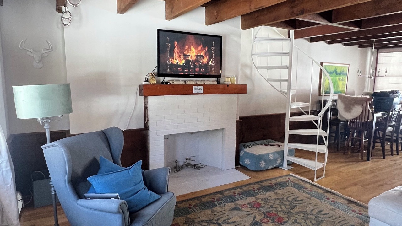 Photo of Livingroom in West Hartford