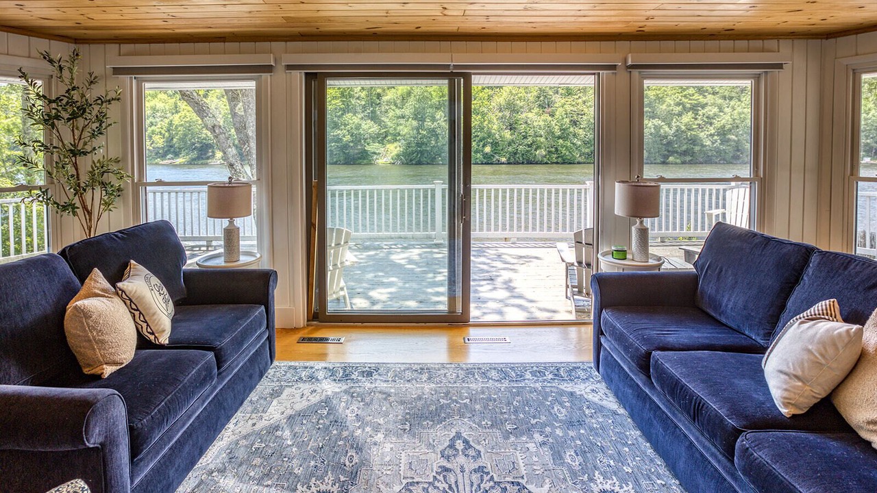 Photo of Livingroom in Sherwood Forest
