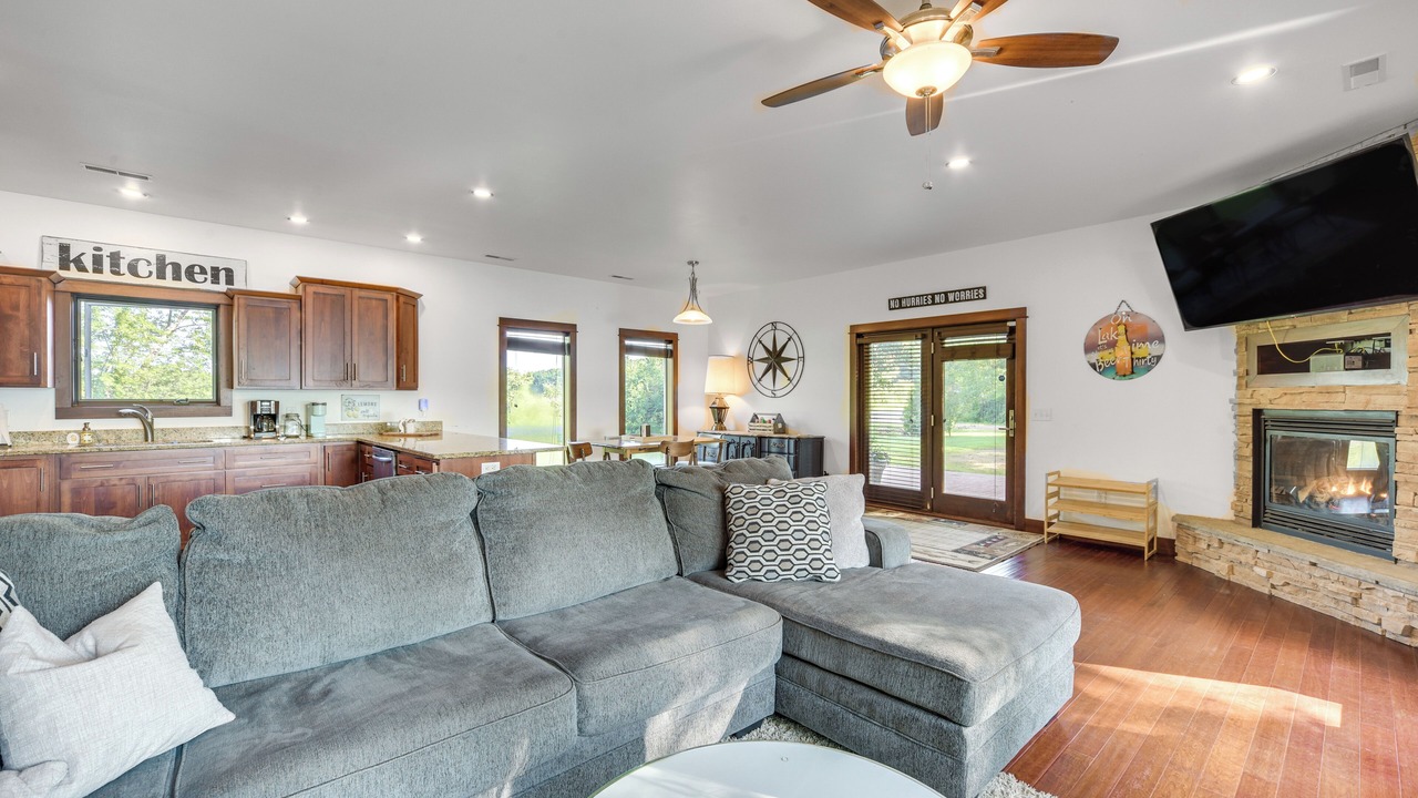 Photo of Livingroom in Holcombe