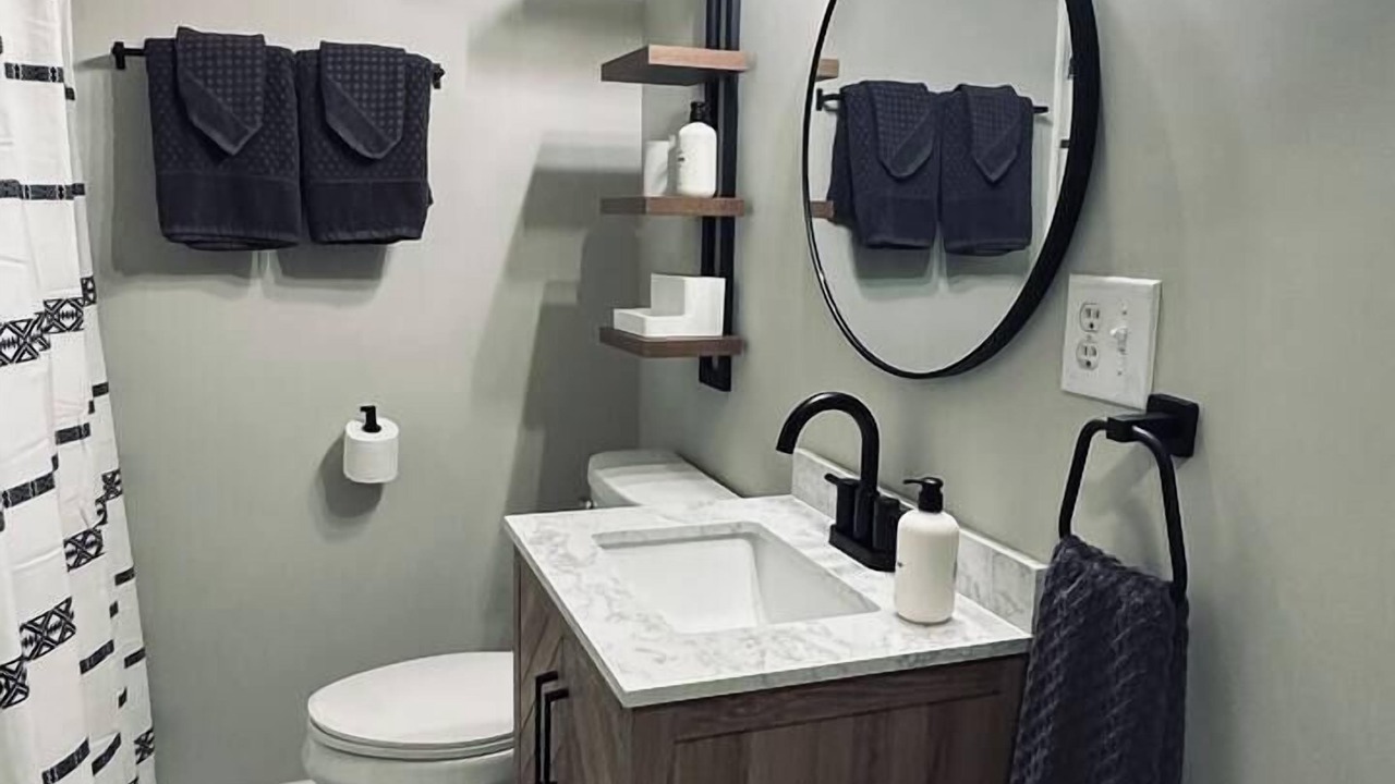 Photo of Bathroom in Bidwell