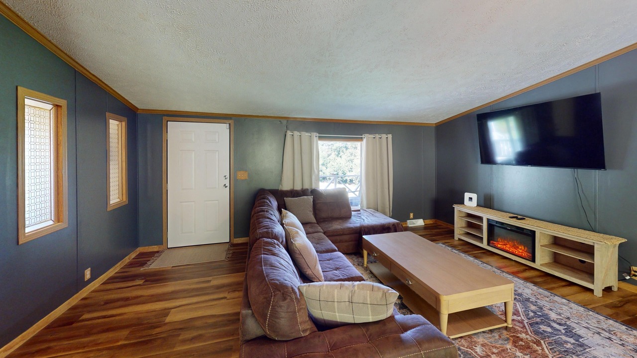 Photo of Livingroom in Victor