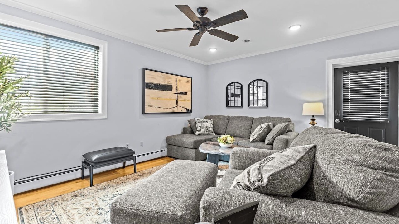 Photo of Livingroom in Old North End