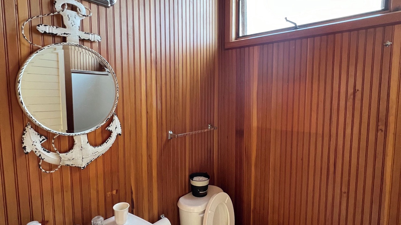 Photo of Bathroom in Grenell