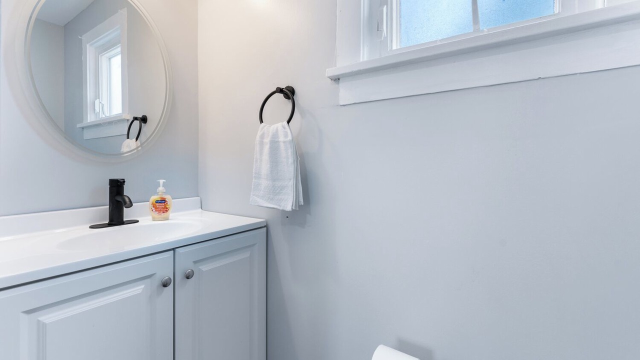 Photo of Bathroom in East Cleveland