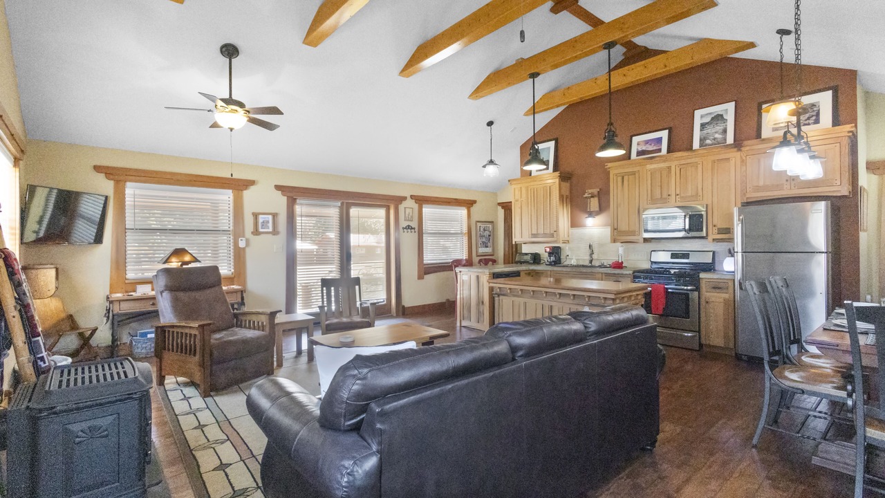 Photo of Livingroom in Red River