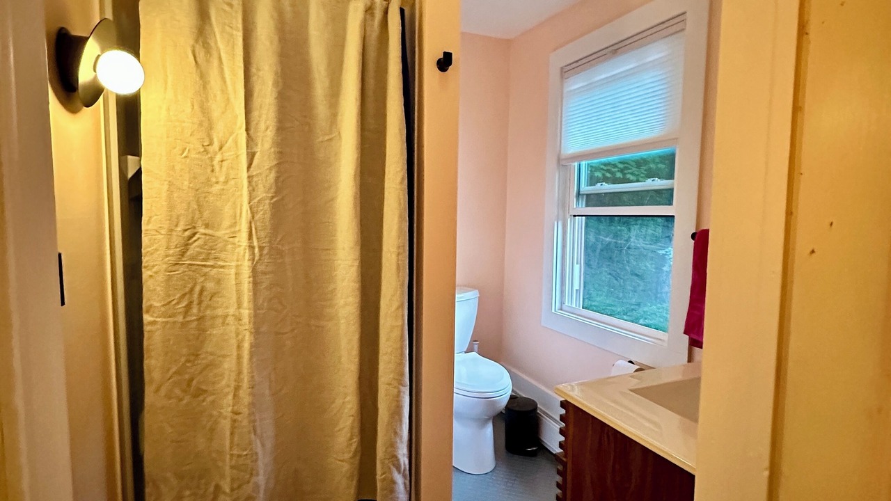 Photo of Bathroom in Canaan