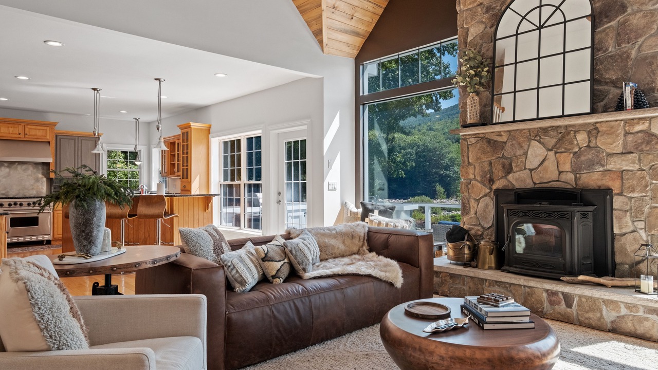 Photo of Livingroom in North Woodstock