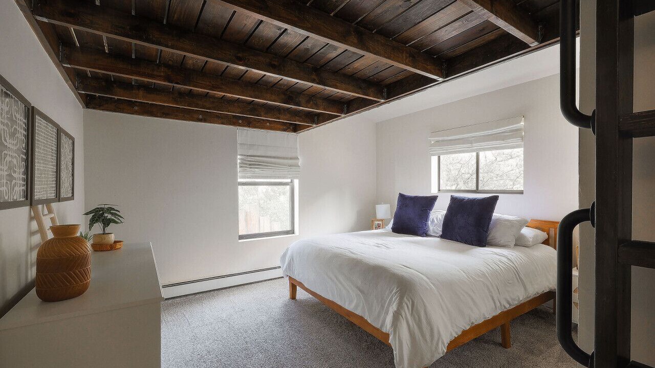Photo of Bedroom in Glenwood Hills