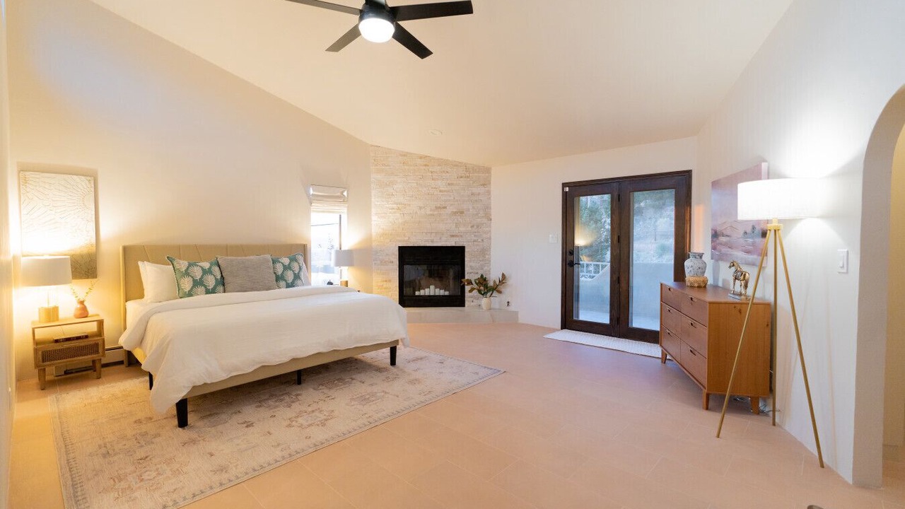 Photo of Bedroom in Glenwood Hills