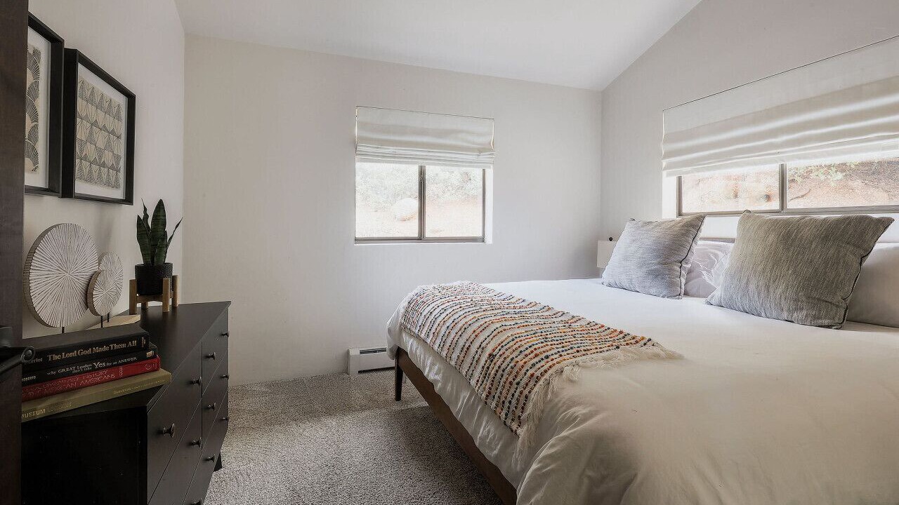 Photo of Bedroom in Glenwood Hills