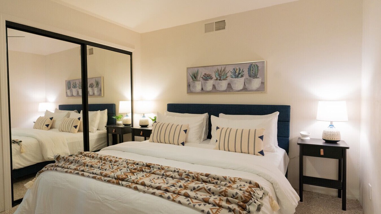 Photo of Bedroom in Glenwood Hills