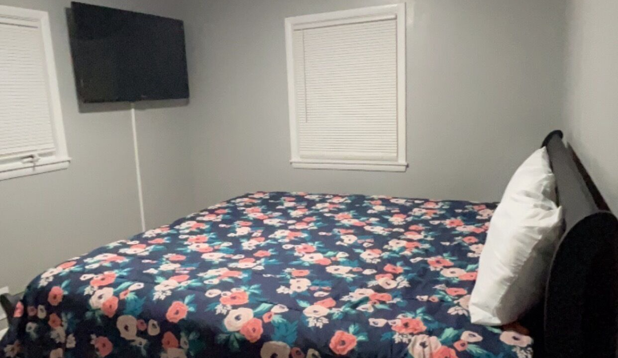 Photo of Bedroom in Maplewood