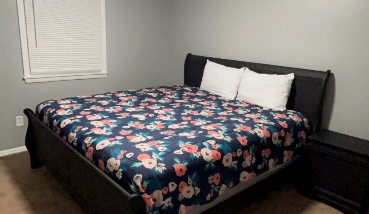 Photo of Bedroom in Maplewood