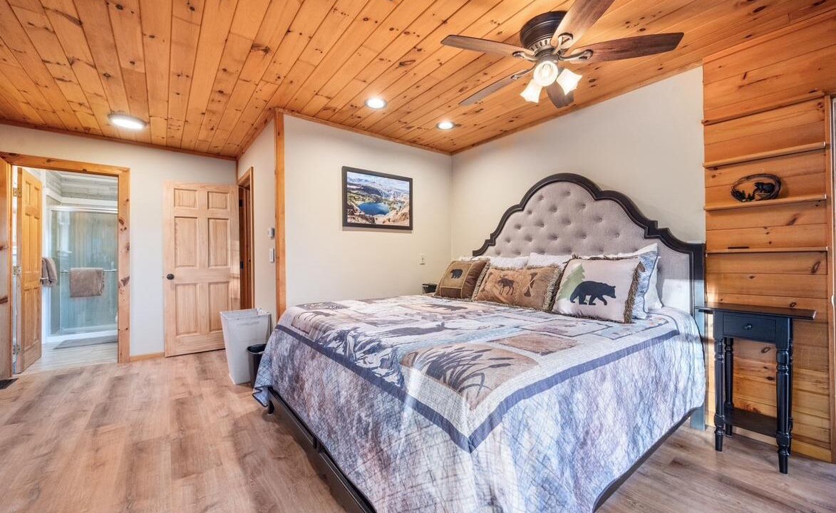 Photo of Bedroom in Indian Lake