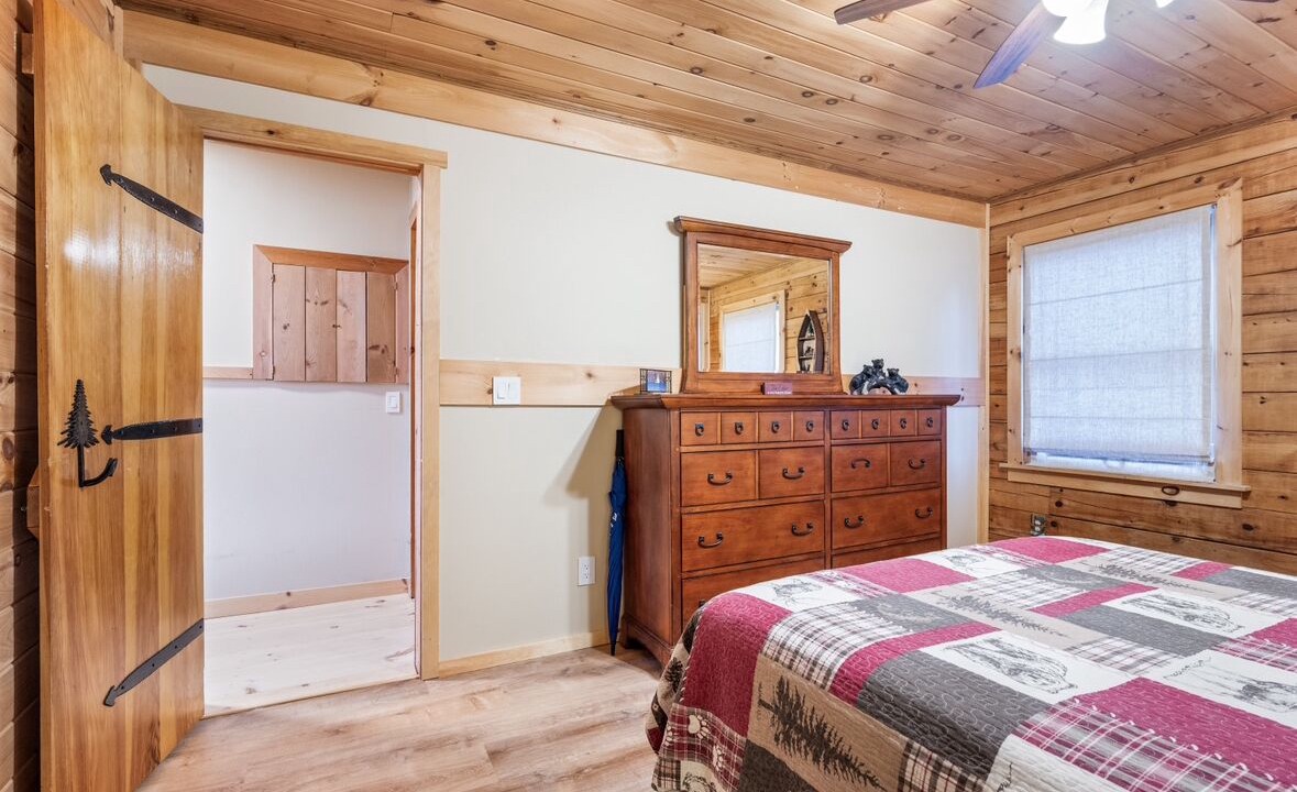 Photo of Bedroom in Indian Lake