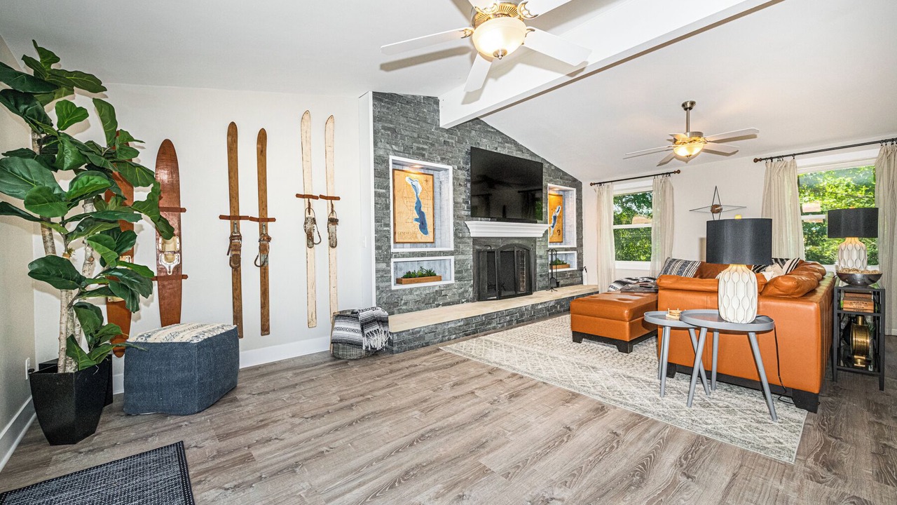 Photo of Livingroom in Bassett