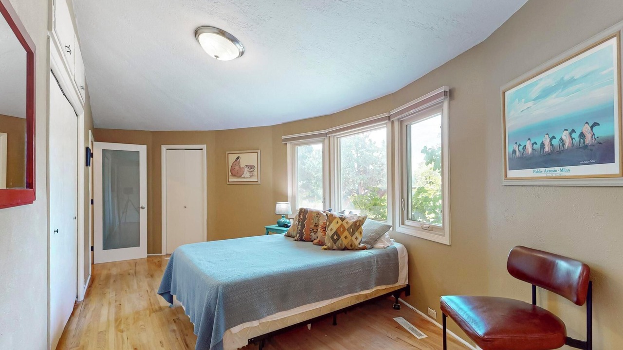 Photo of Bedroom in Los Alamos