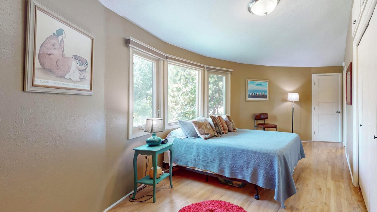 Photo of Bedroom in Los Alamos