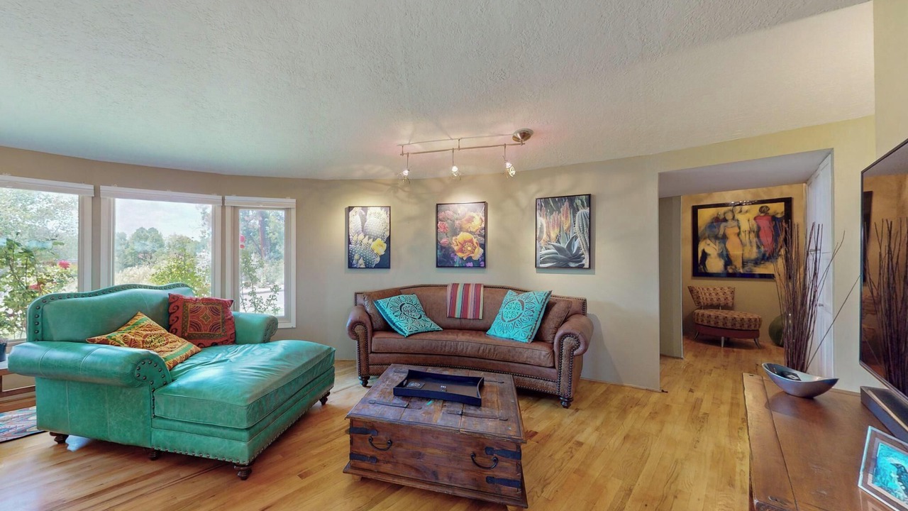 Photo of Livingroom in Los Alamos