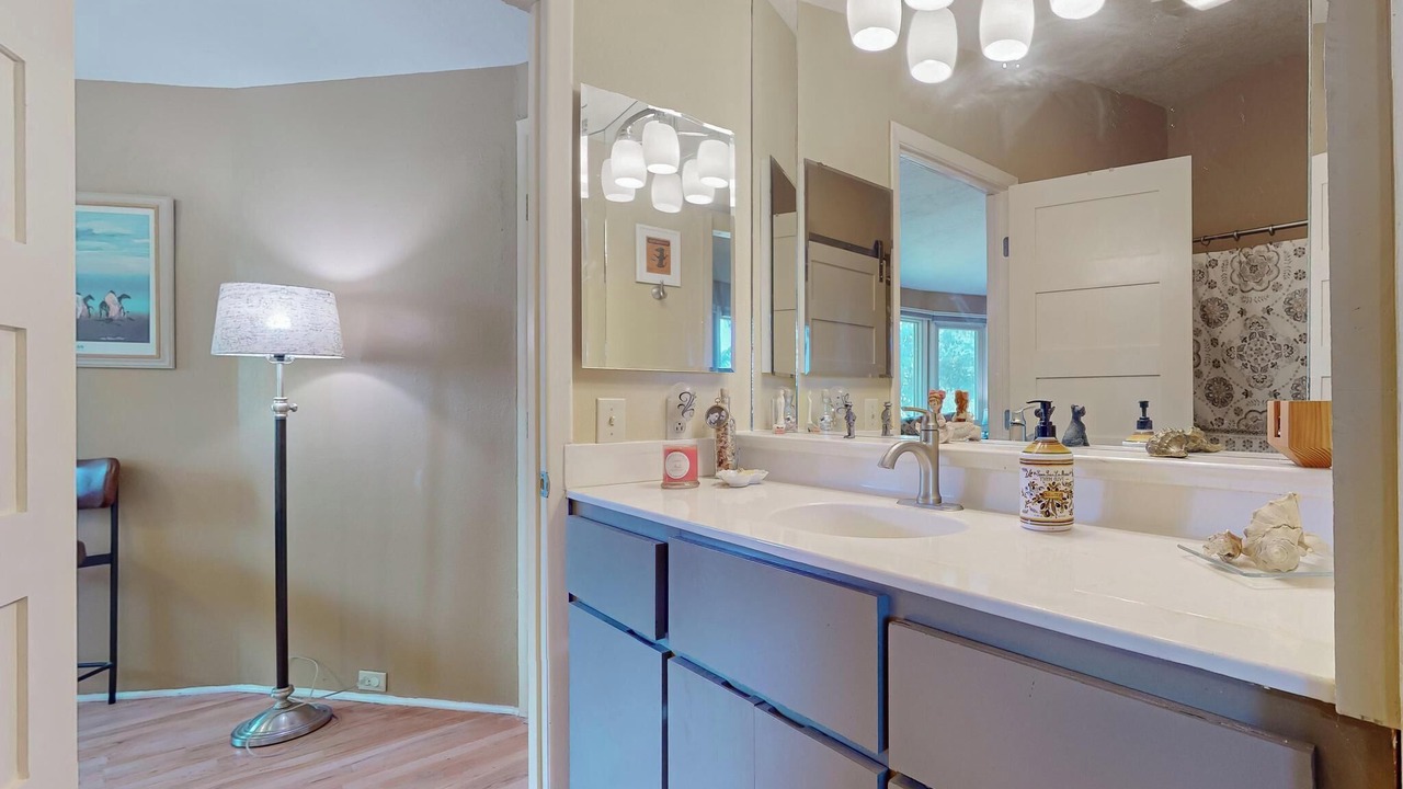 Photo of Bathroom in Los Alamos