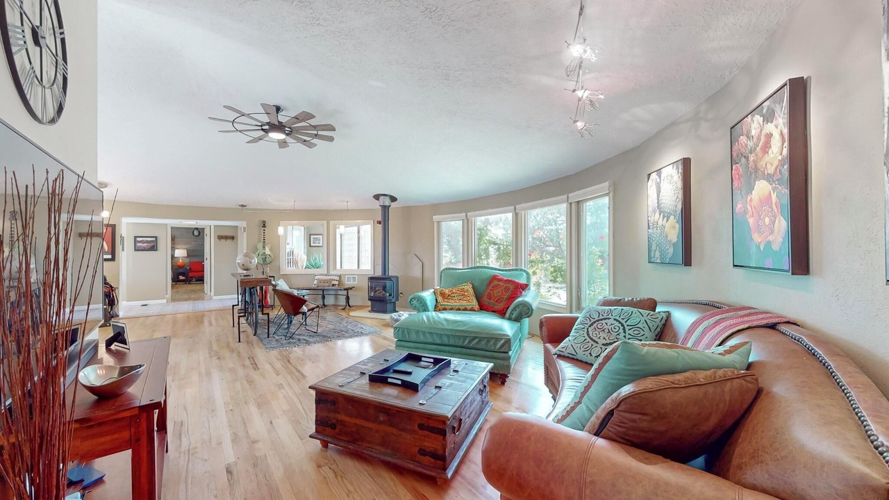Photo of Livingroom in Los Alamos