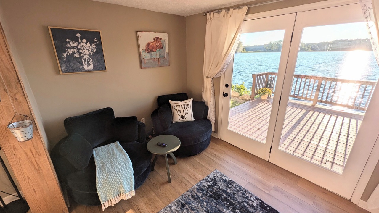 Photo of Livingroom in Cloverdale