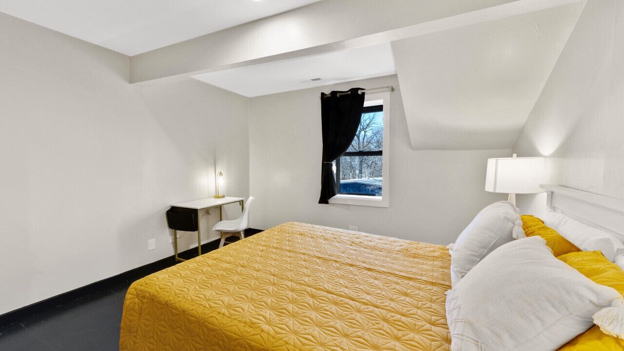 Photo of Bedroom in Fox Lake