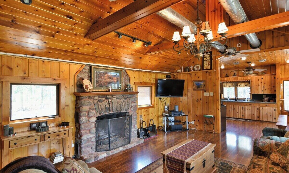 Photo of Bedroom in Clam Lake