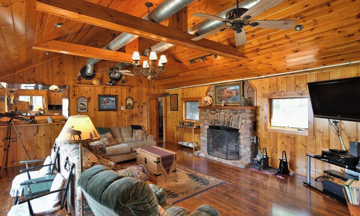 Photo of Bedroom in Clam Lake