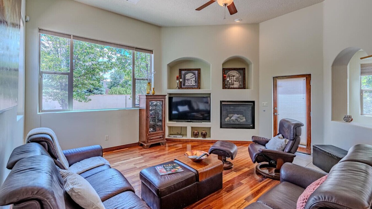 Photo of Livingroom in Northeast Heights