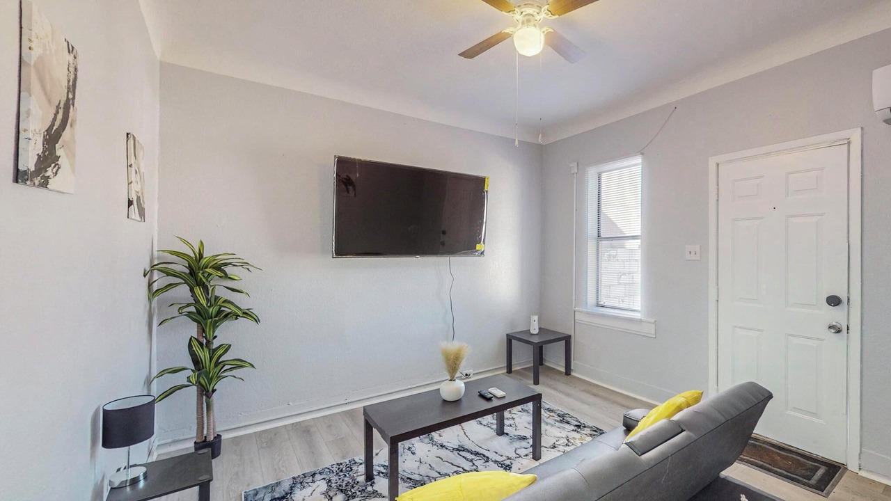 Photo of Livingroom in Albuquerque