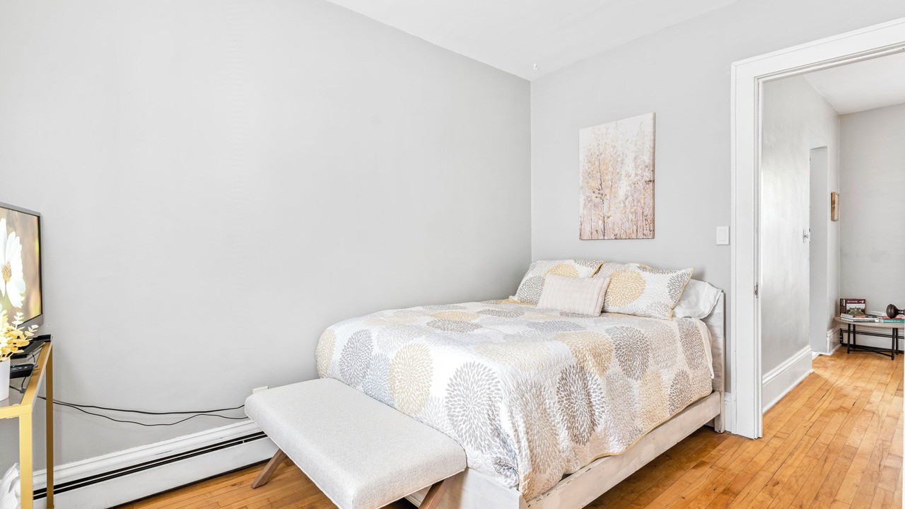 Photo of Bedroom in Corcoran