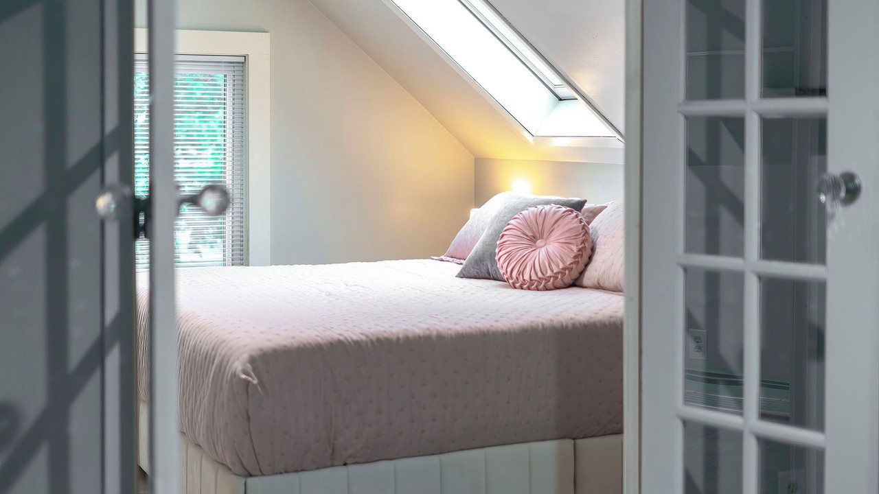 Photo of Bedroom in Corcoran
