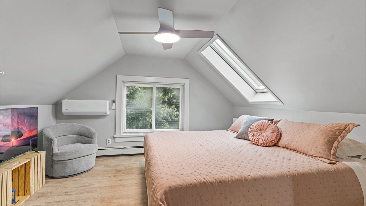 Photo of Bedroom in Corcoran