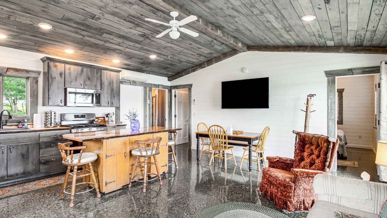 Photo of Livingroom in New York Mills