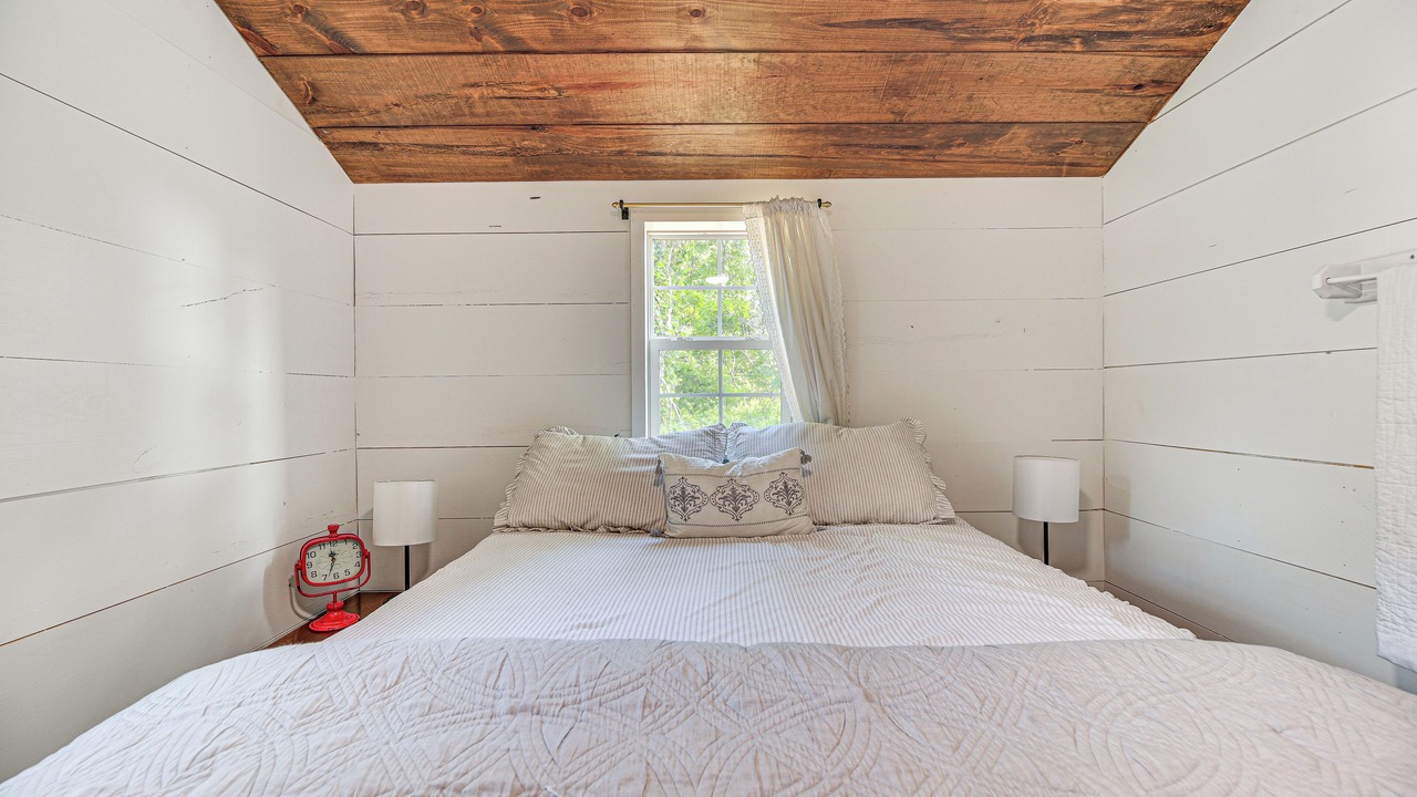 Photo of Bedroom in Isle La Motte