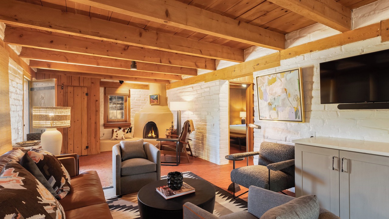 Photo of Livingroom in Historic Eastside
