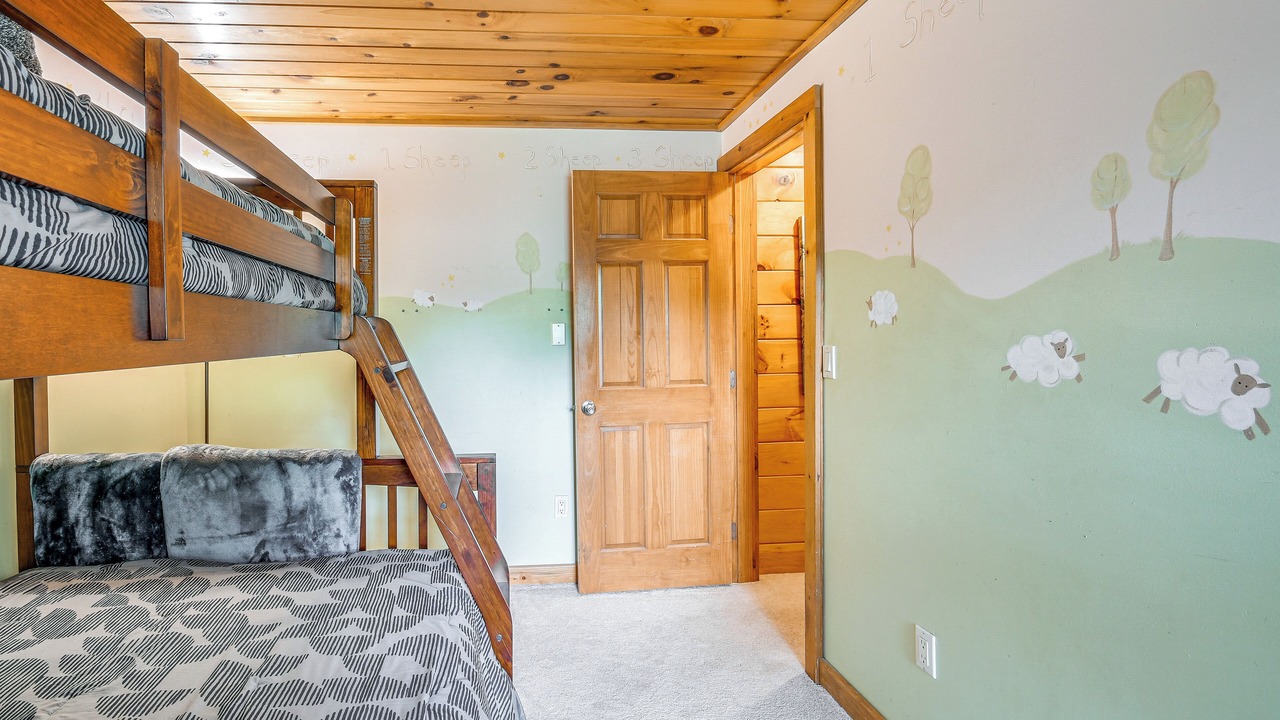 Photo of Bedroom in Town of Schroeppel