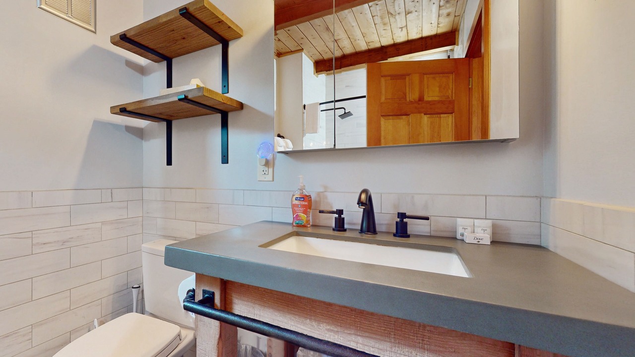 Photo of Bathroom in Eden