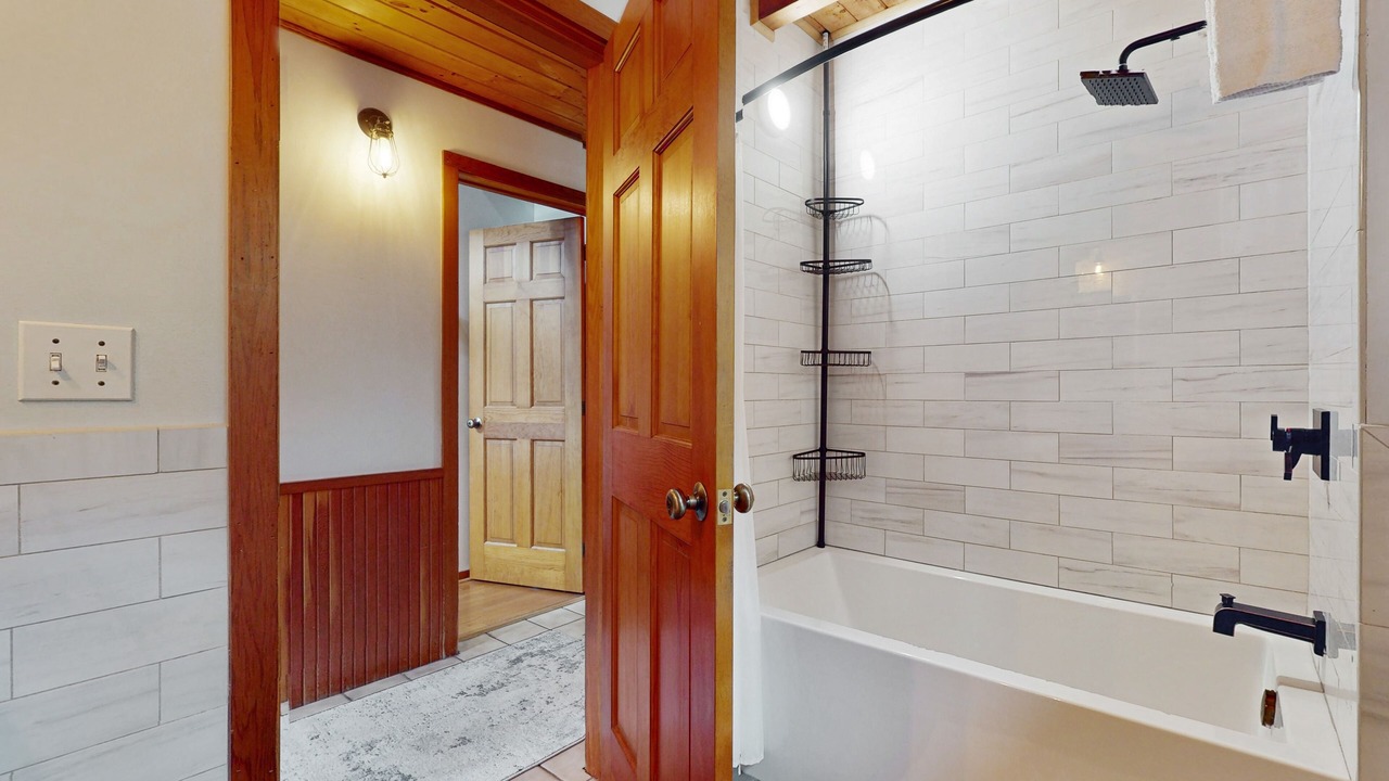 Photo of Bathroom in Eden